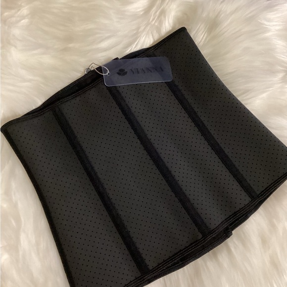 Yianna waist trainer size small black - Picture 6 of 7